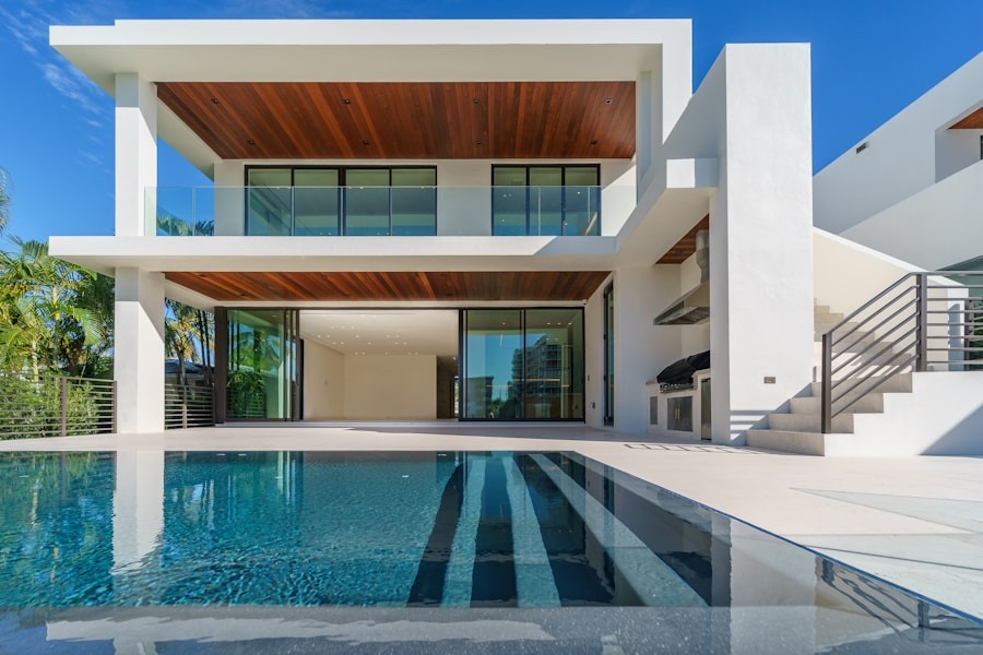 Luxury swimming pool design and construction by Zia Luxury